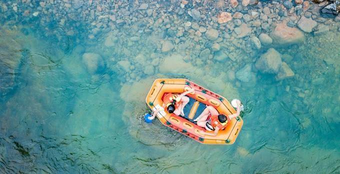 夏日湿身地,杭州城外湿身3km,尖叫1h的网红漂流凉源峡_景区_浙西_游客