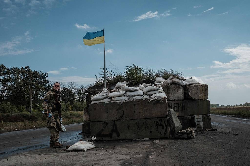 乌克兰军队继续向东推进，顿涅茨克亲俄领导人呼吁公投入俄