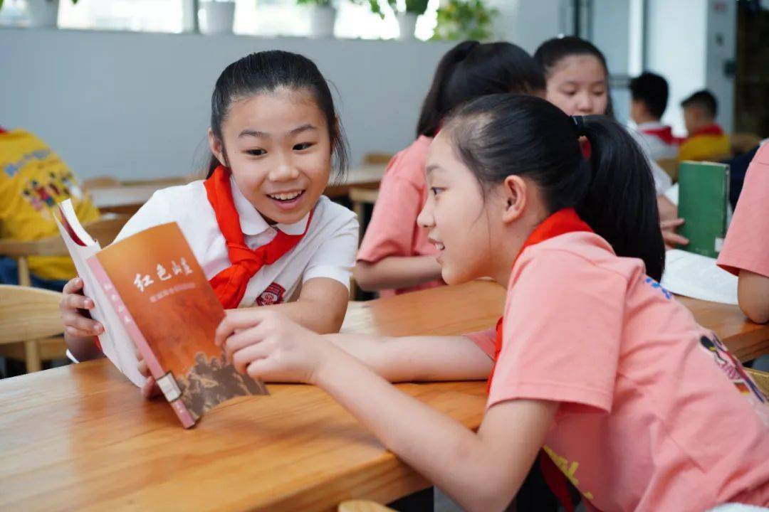 "读红书,学党史"红色经典阅读活动 —— 昆小学子实践社会主义核心