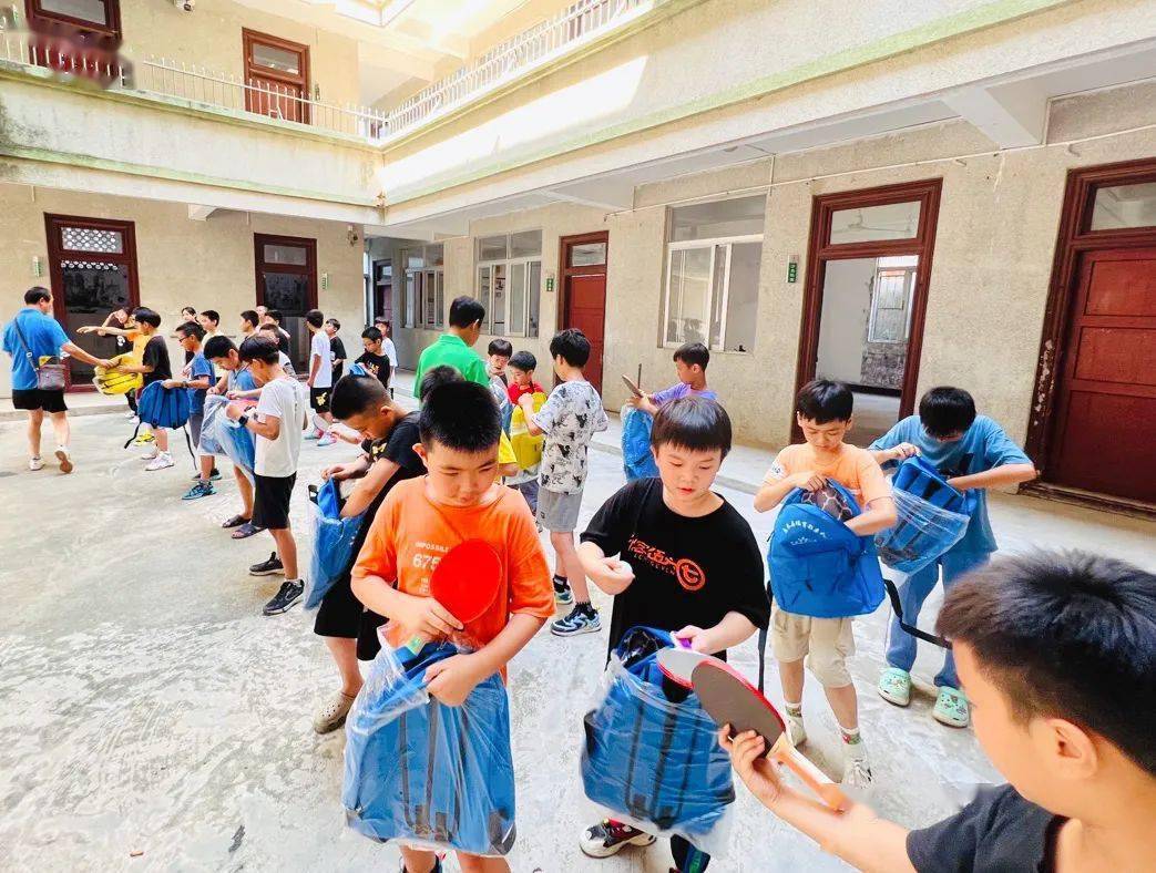 【速览】惠来县教育局,惠来县乒乓球协会联合推广乒乓球运动_靖海镇