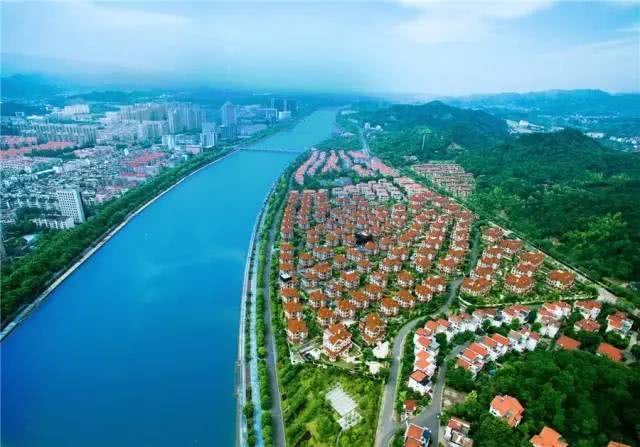 闽浙赣三省的交界处，藏着一个风景如画的小城，是你家乡吗？