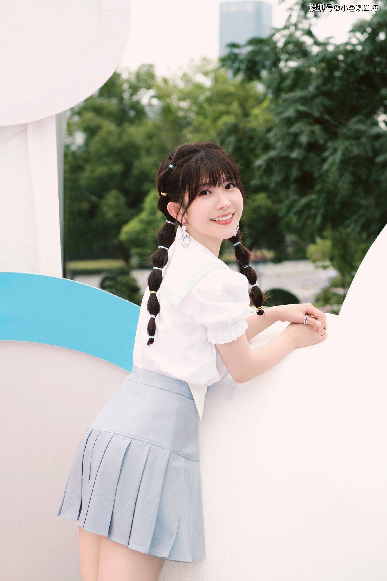 赖美云双马尾百褶裙青春活力写真_百褶裙_赖美云_写真