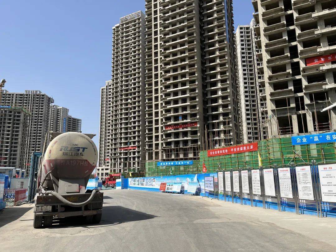 郑州启福城"咣当咣当"复工了!1小时内8名新工人来报到_工地_项目_施工