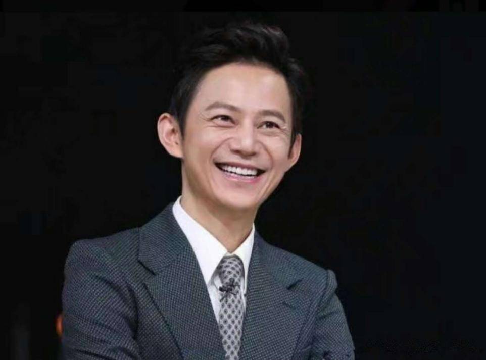 何炅文章设置半年可见,视频清空,这把火终究还是引到了他身上_老好人