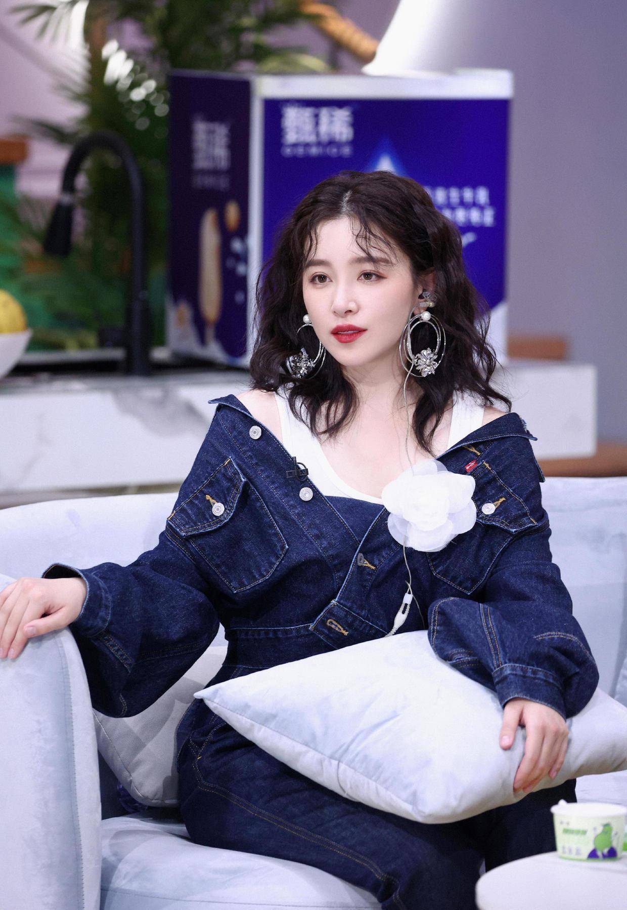 阚清子的时尚造型都值得借鉴,如果有心动的款式,就去入手同款试试吧!