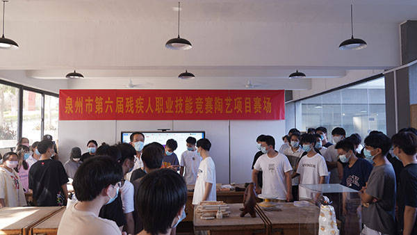 福建泉州华光职业学院组织新生走进工艺美术学院_中国_作品_德化