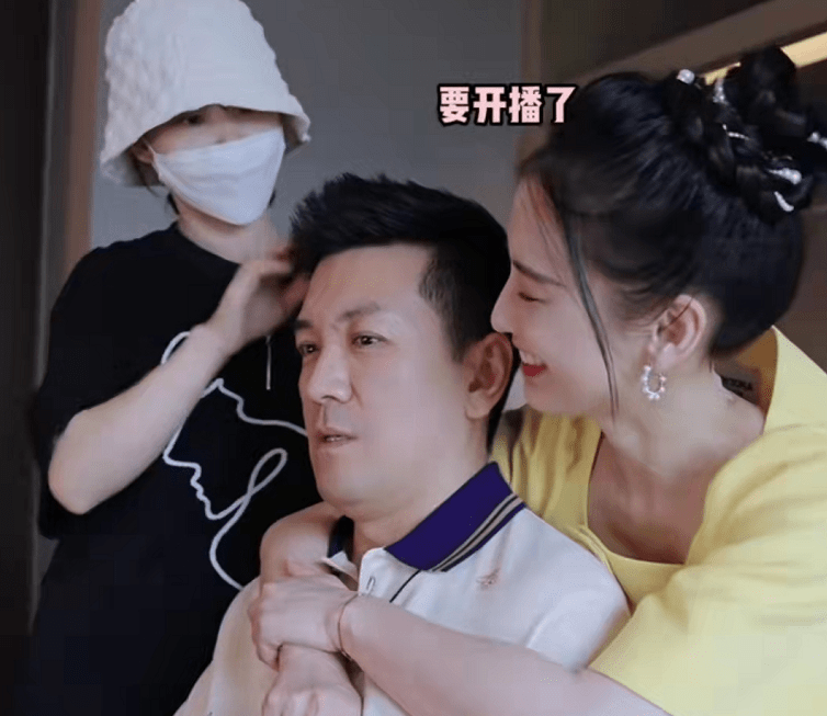 網曝黃聖依和老公楊子發藏頭詩,疑似暗指婚變 4 9f5c9e412d4a4c83a3e5c303139b551a