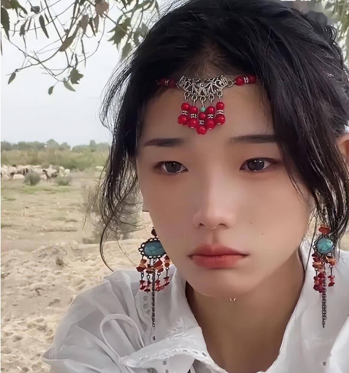 新疆00后美少女因8分钟宰一只羊爆火,称:放羊比上班自由_女孩_阿力木