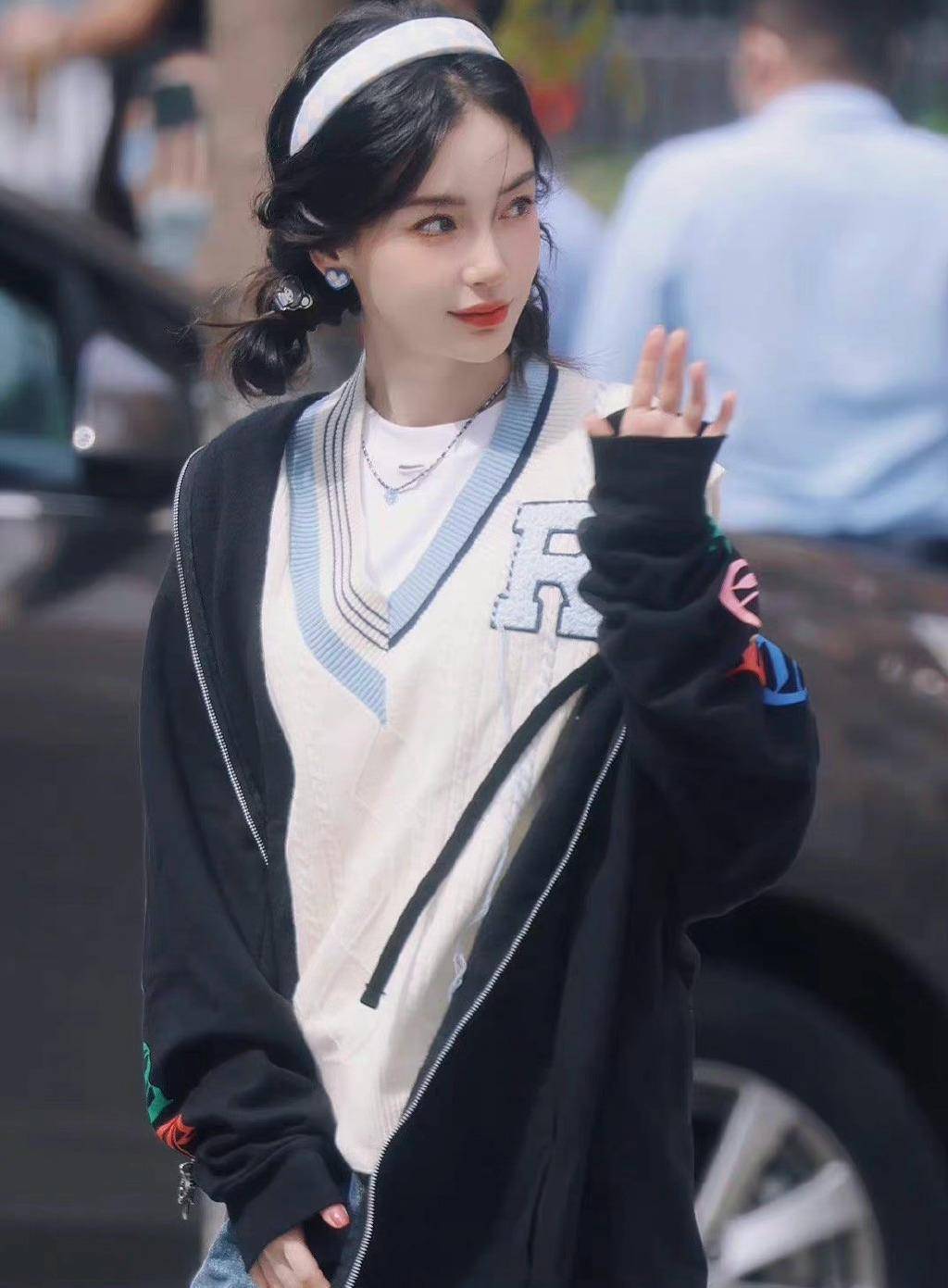 angelababy《奔跑吧》饭拍,学院风背心,双丸子头,好元气可爱_造型