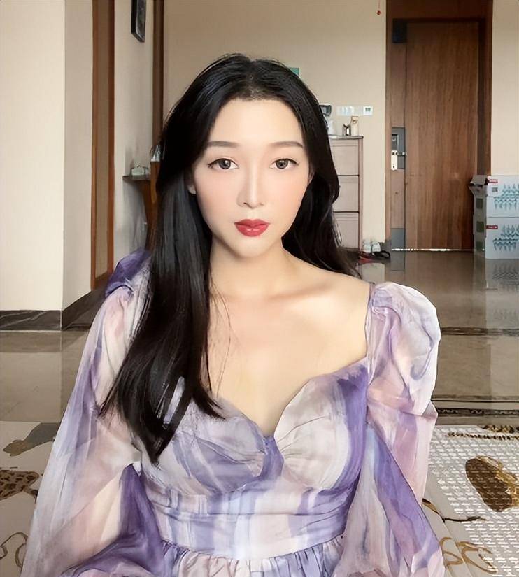 虽然饼嫂听了老公的话,没有答应该粉丝的要求,不过