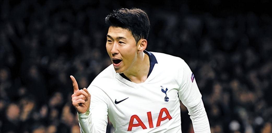 对阵喀麦隆的韩国队最终预期首发阵容为:金承奎;金镇洙,金敏宰,金英权