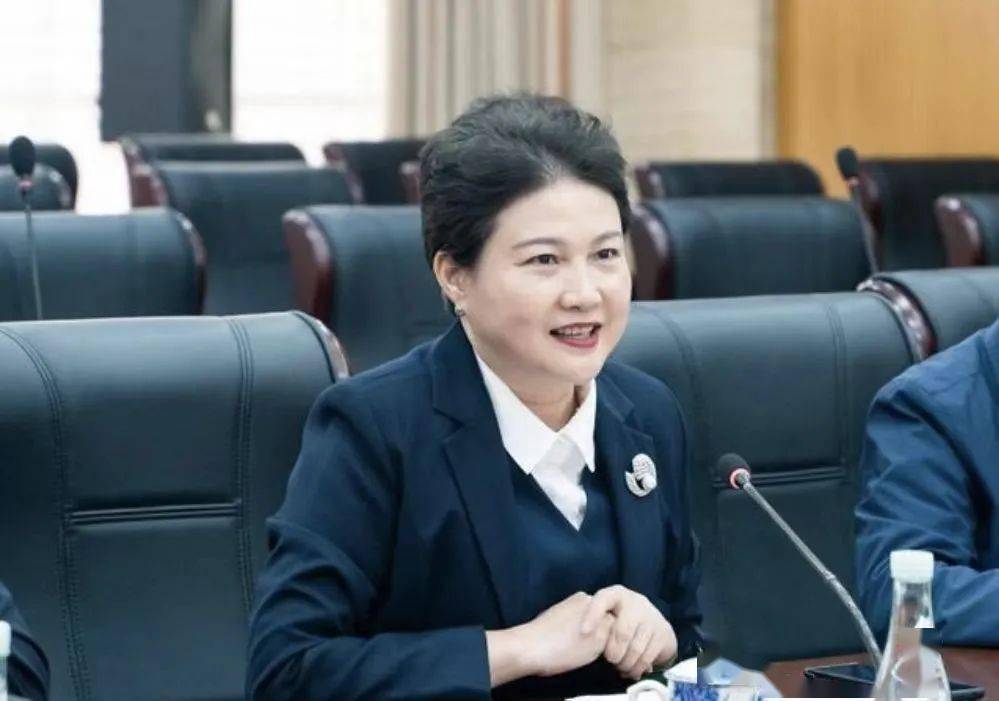 多名女行长贪腐落马,悲剧命运让人无限唏嘘_孔彩梅_银行_李群