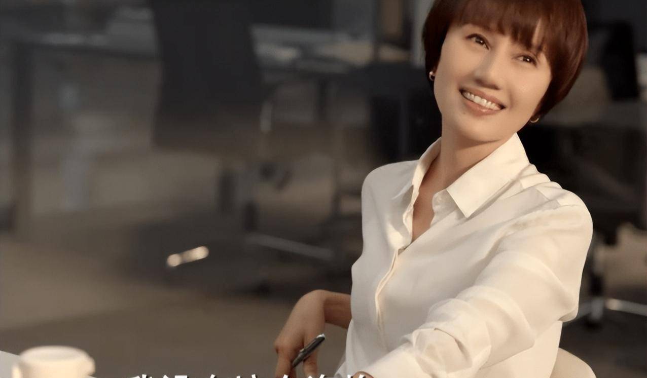 《玫瑰之战》袁泉颜值抗打,黄晓明不再油腻,为何输了口碑?