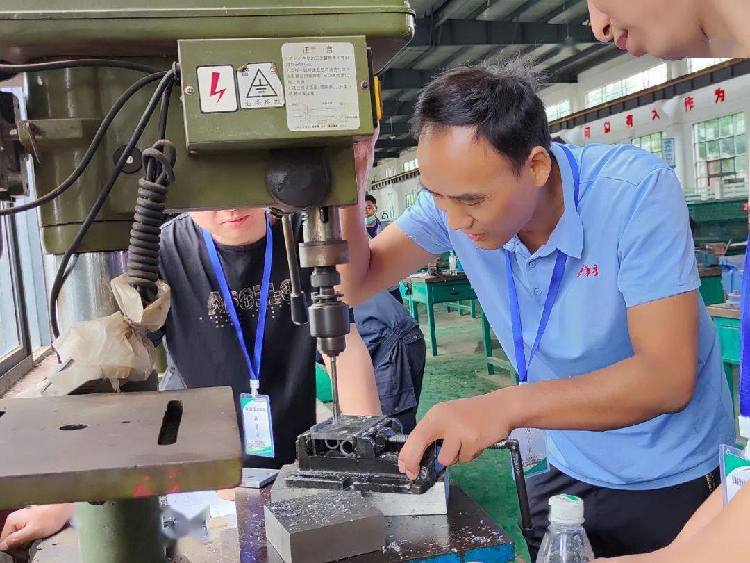 芜湖市湾沚区第十五届职工技能(钳工) 竞赛成功举办_芜湖技师学院