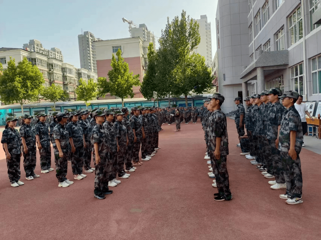 迷彩军训 无悔青春——邢台七中十五中联合校2022级新生军训风采展示