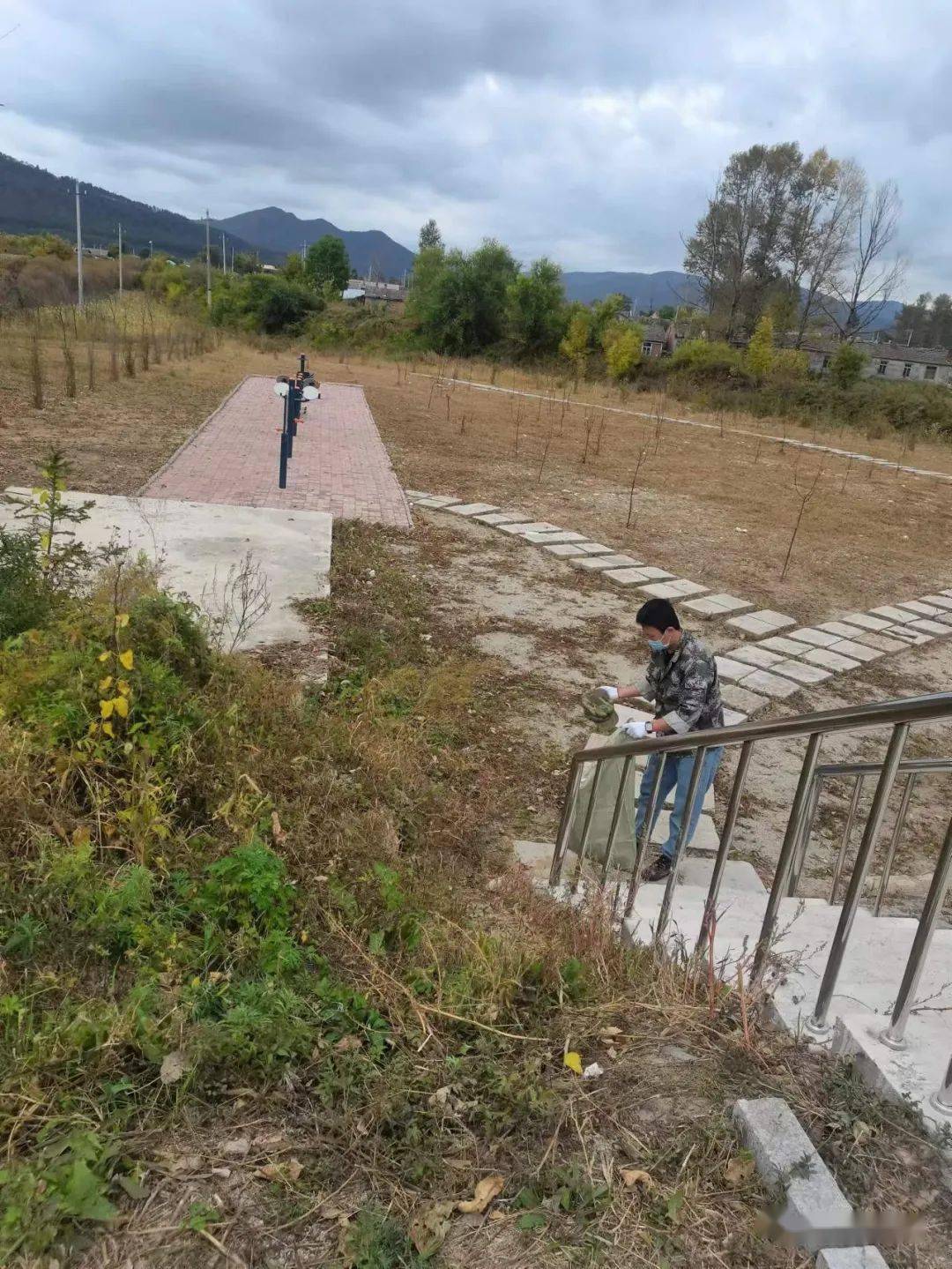 【乡风文明试点村镇建设】南岔县晨明镇深入开展"净城靓城大行动"活动