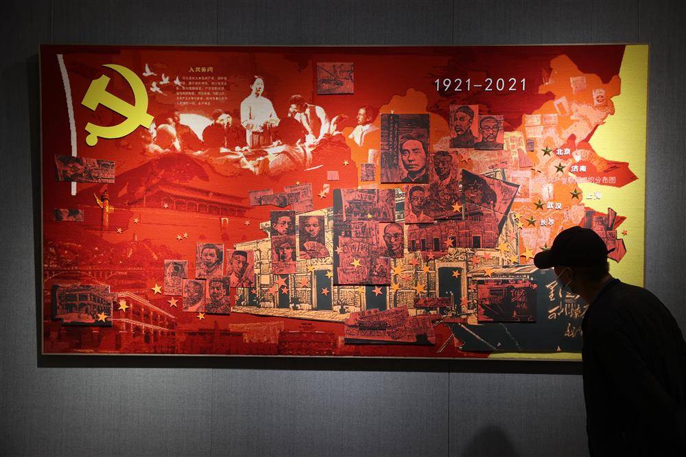 不用笔为何能叫“东方油画”？这个展览里藏着海派工匠精神_绒绣_上海_作品