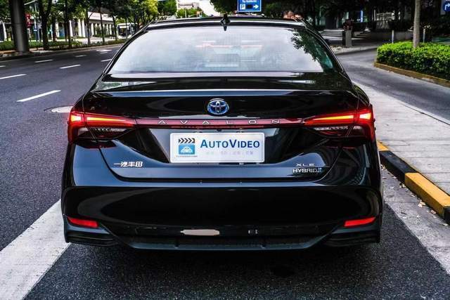 一路上,我和yoga聊了许多,作为一名职场精英女性,我最想问她:"同价位