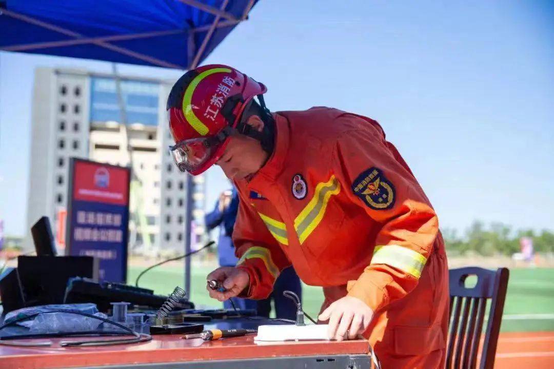 副队长 冯明敏应急救援员岗位能手化学工业园区大队西坝专职队消防员