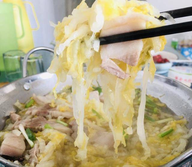 锅仔酸菜白肉,酸香爽口,肥而不腻_白菜_五花肉_料酒