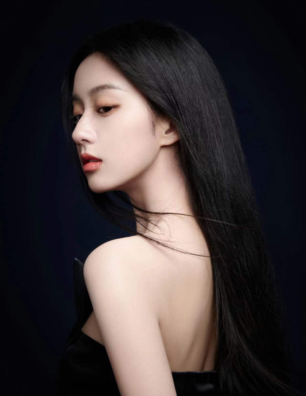 00后新人演员包上恩入围釜山电影节亚洲内容奖最佳新人