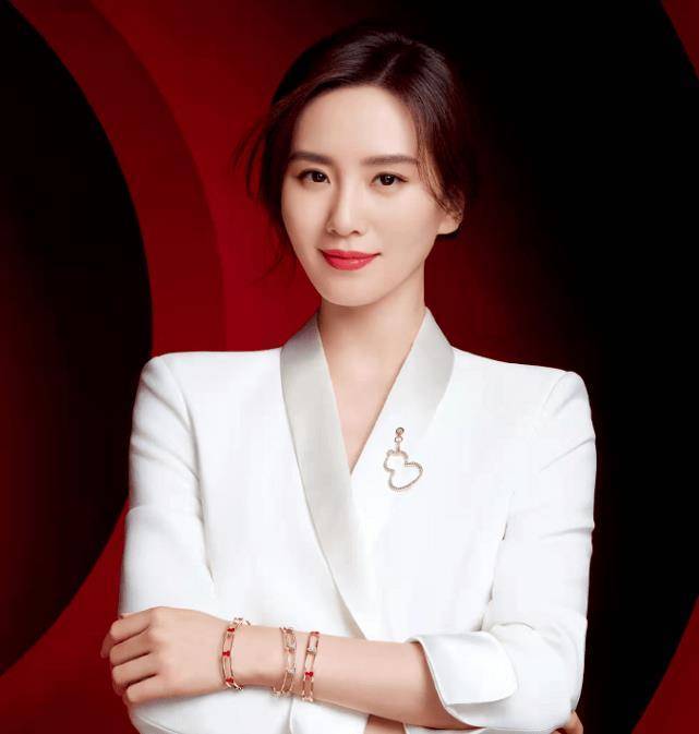 刘诗诗爱上大红唇!