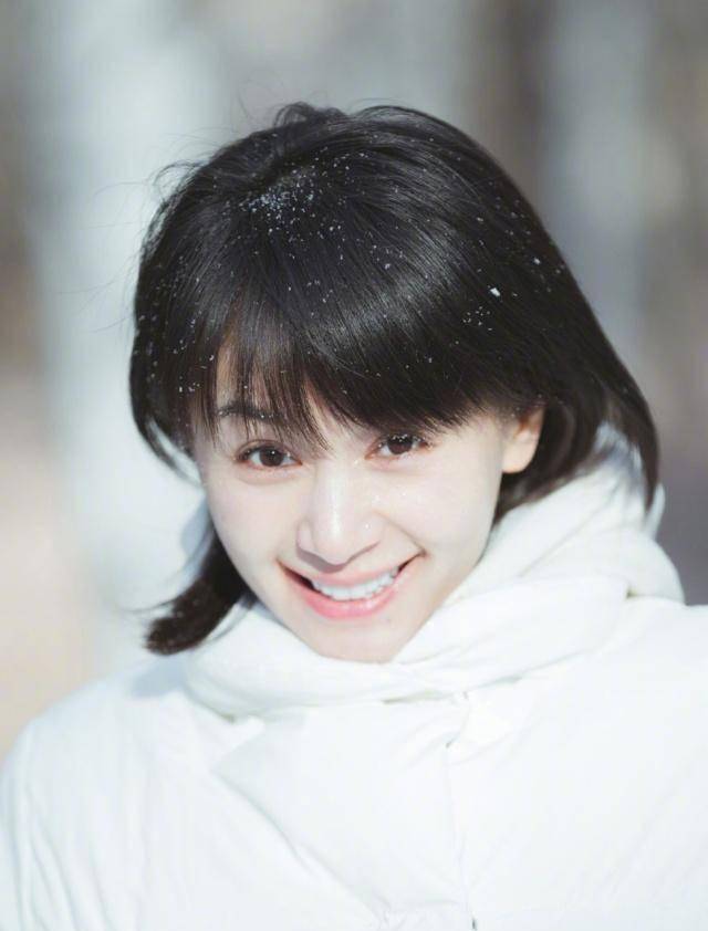 王子文为矮个子代言,个子矮也可以又甜又飒,成为时尚女王_女孩子_女