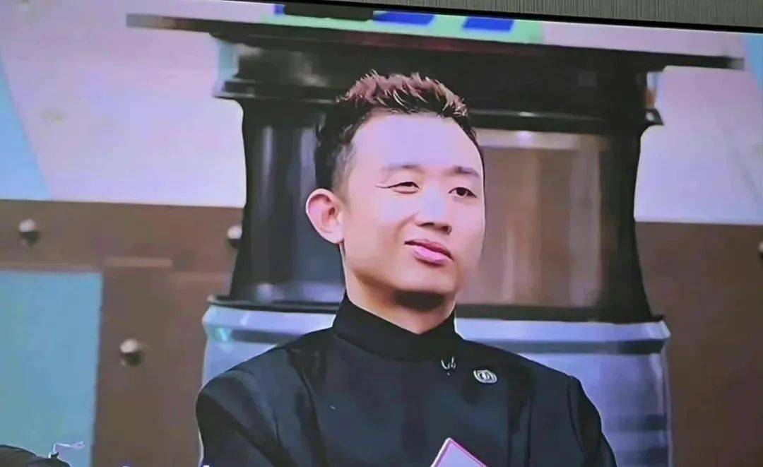 vava自嘲是"oppo"!说唱歌手们其实都挺大度的?_嘲讽_节目_网友