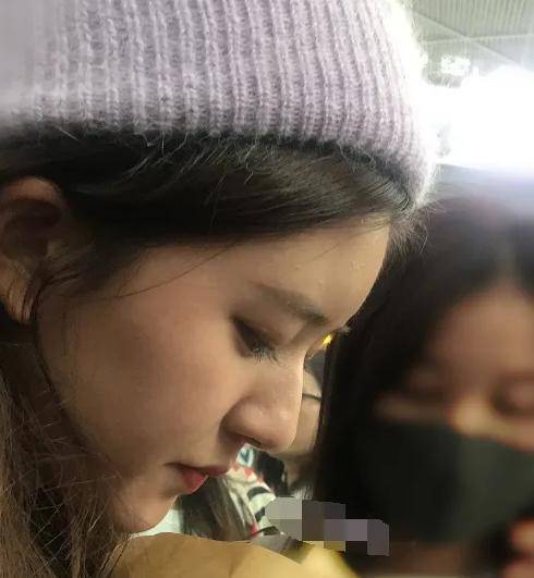 赵露思的五官放大后是什么样子的?看到鼻子,我酸了_初恋_网友_明星