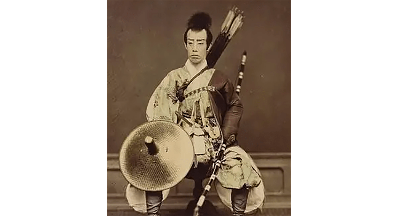 扎着朝天发型的武士日本的武士道精神对日本发展的影响非常巨大,它