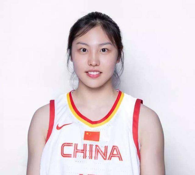 李月茹和张茹二选一？女篮妹子的美，不仅限于球场！_手机搜狐网