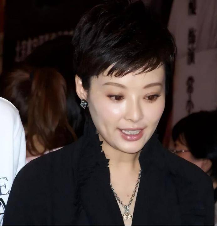 "不可一世"的袁立,为何走到了今天这般田地?_徐威_工作_张国立