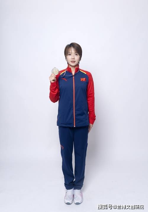 陈玲:"玲"动跃进,蹦向人生新高处_蹦床_锦标赛_运动健将