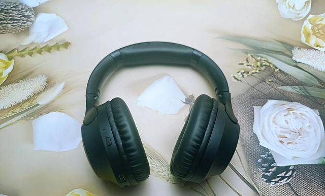 耳机界卷王!百元价格旗舰体验QCY H2头戴式蓝牙耳机