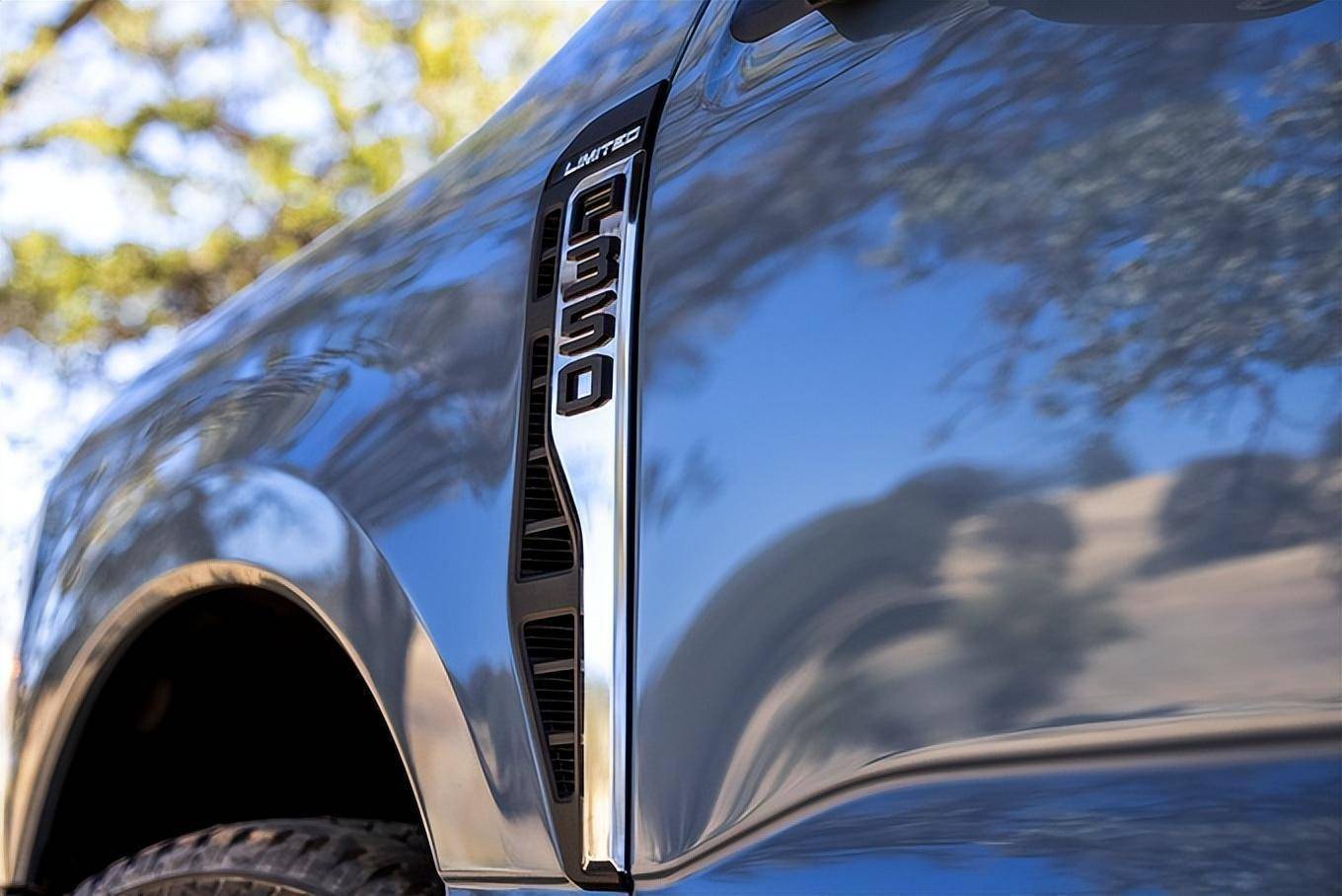 全新福特super duty发布,搭载全新6.8l v8发动机_搜狐汽车_搜狐网