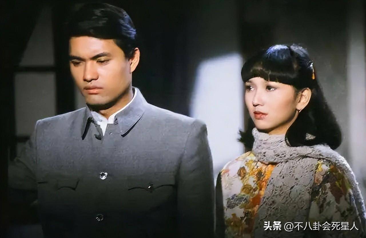 年轻时显得有些苍老,但气质好,气质足,他就是那样的"大人物脸"演员