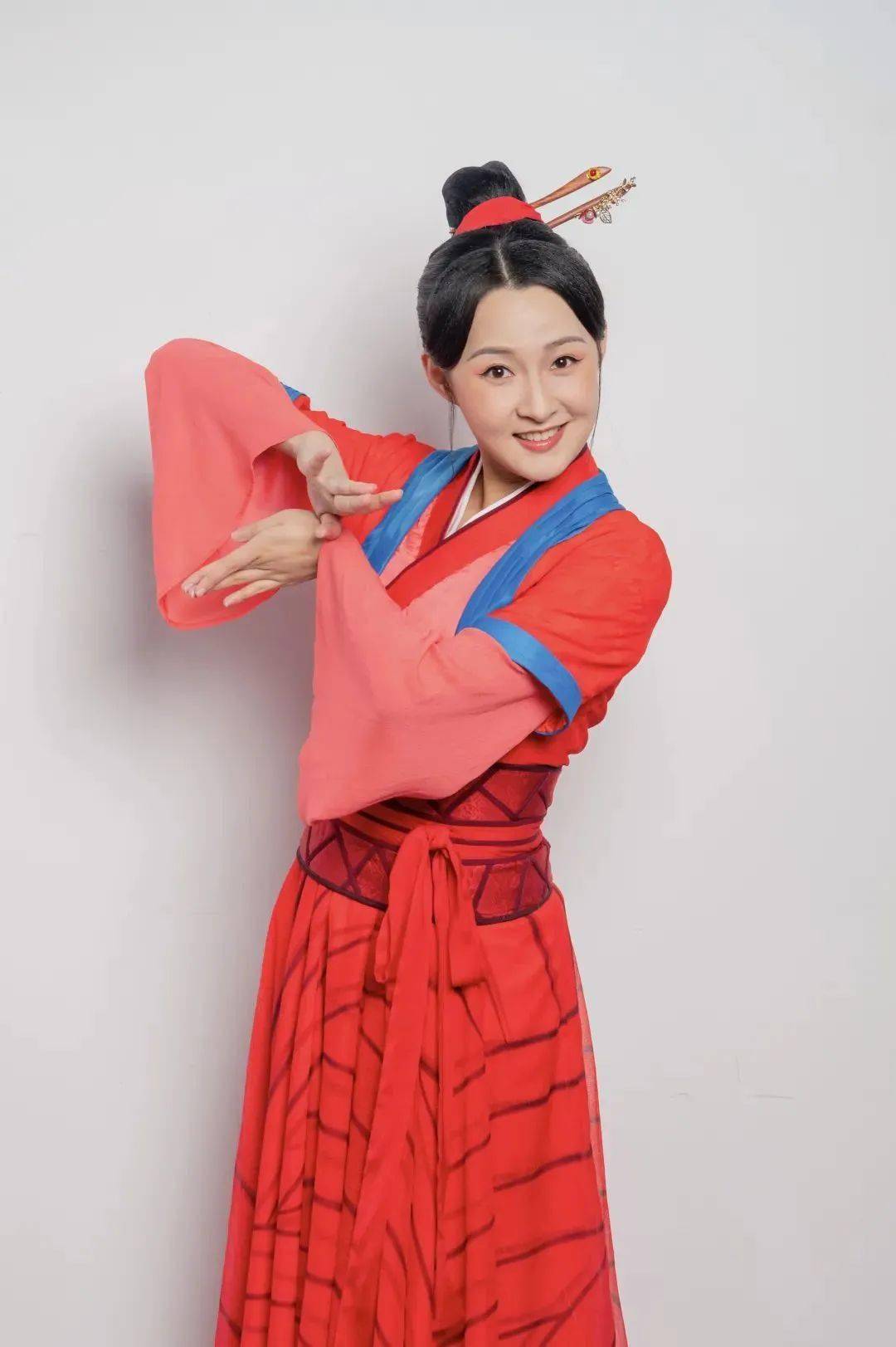 绣 娘——张雪艳鲁 妹——格 尔大桩子——刘 瑄赛华佗——陈绍白