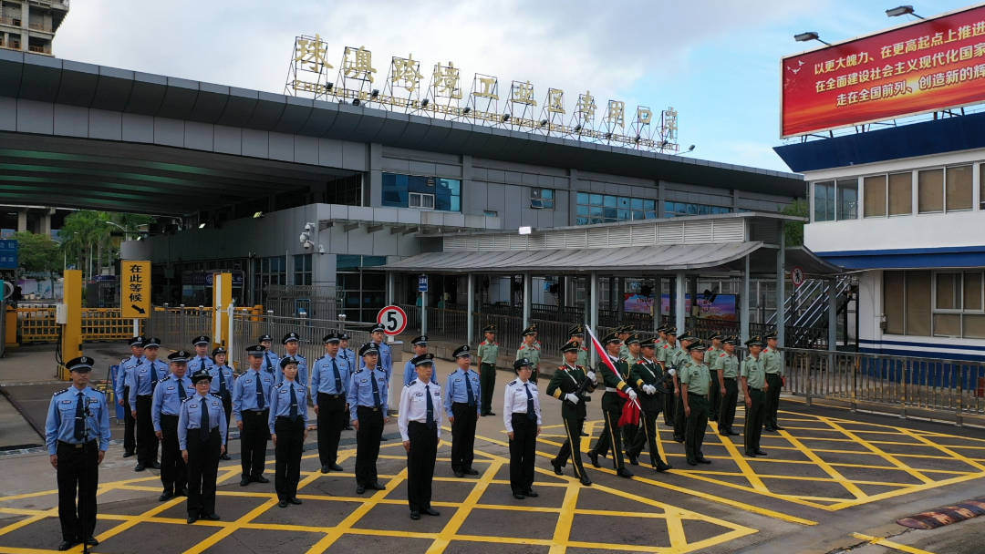 珠海警备区升国旗图片