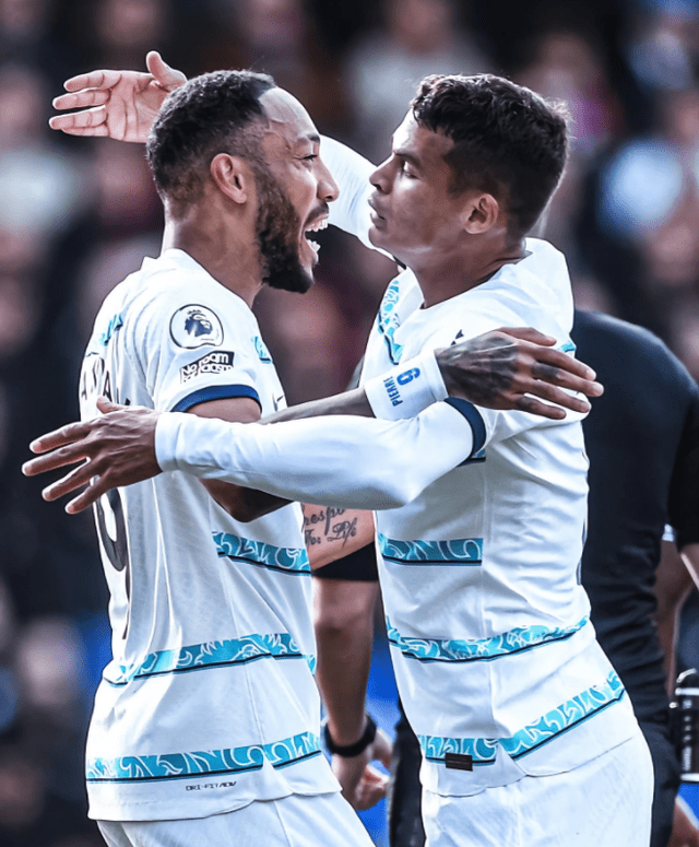 切尔西终止4场不胜,新帅获首胜,33岁神锋首球 妖星绝杀_禁区_奥巴梅