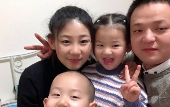 90后美女卡车司机穿越川藏线,冷水淋头提神一年300天不下车_李昕_丈夫