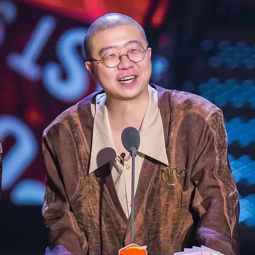 谁能想到,有一天我要为李诞写一篇时尚穿搭!_风衣_衬衫_男友