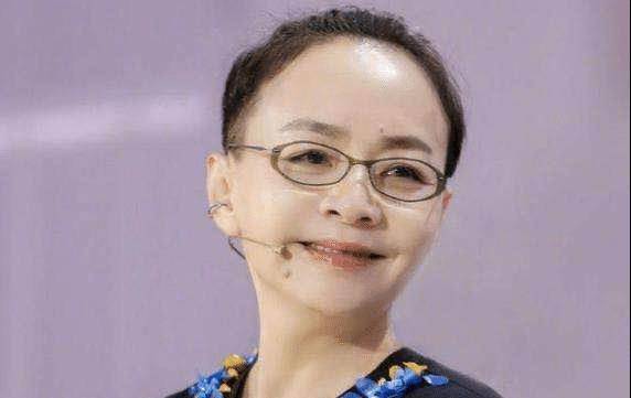 25岁的宋丹丹美照爆出,年轻的颜值可惜了,甜美可爱像迪士尼公主_时候