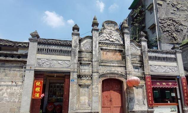 藏在成都的千年古镇，曾是一座县城，一度繁华千年，如今却无人知