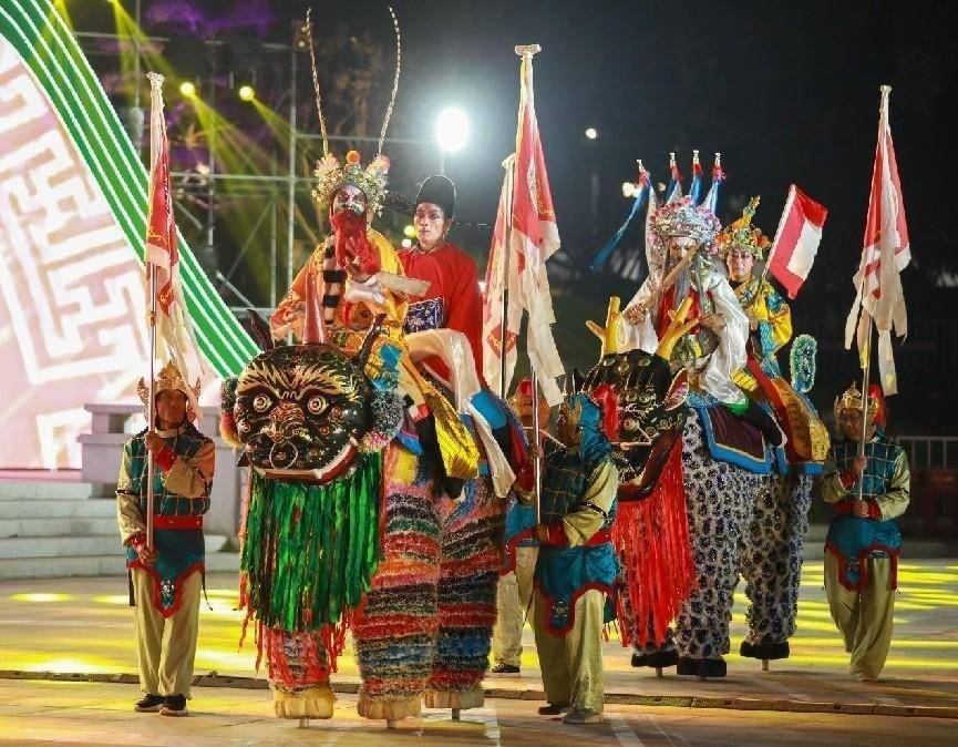 尧舜禹曾在此建都,舜耕历山,禹凿龙门,后稷稼穑,嫘祖养蚕等历史典故