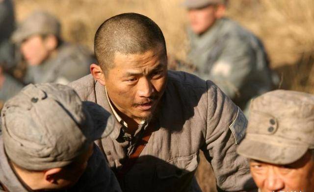 张卫华饰演的张大彪很讨喜,弹幕看多了,现在看到张大彪就等着他什么