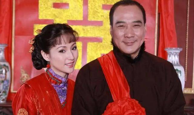 演員徐少強:娶個比二婚小30歲的老婆,60歲還喜歡當爸爸,71歲依舊浪漫