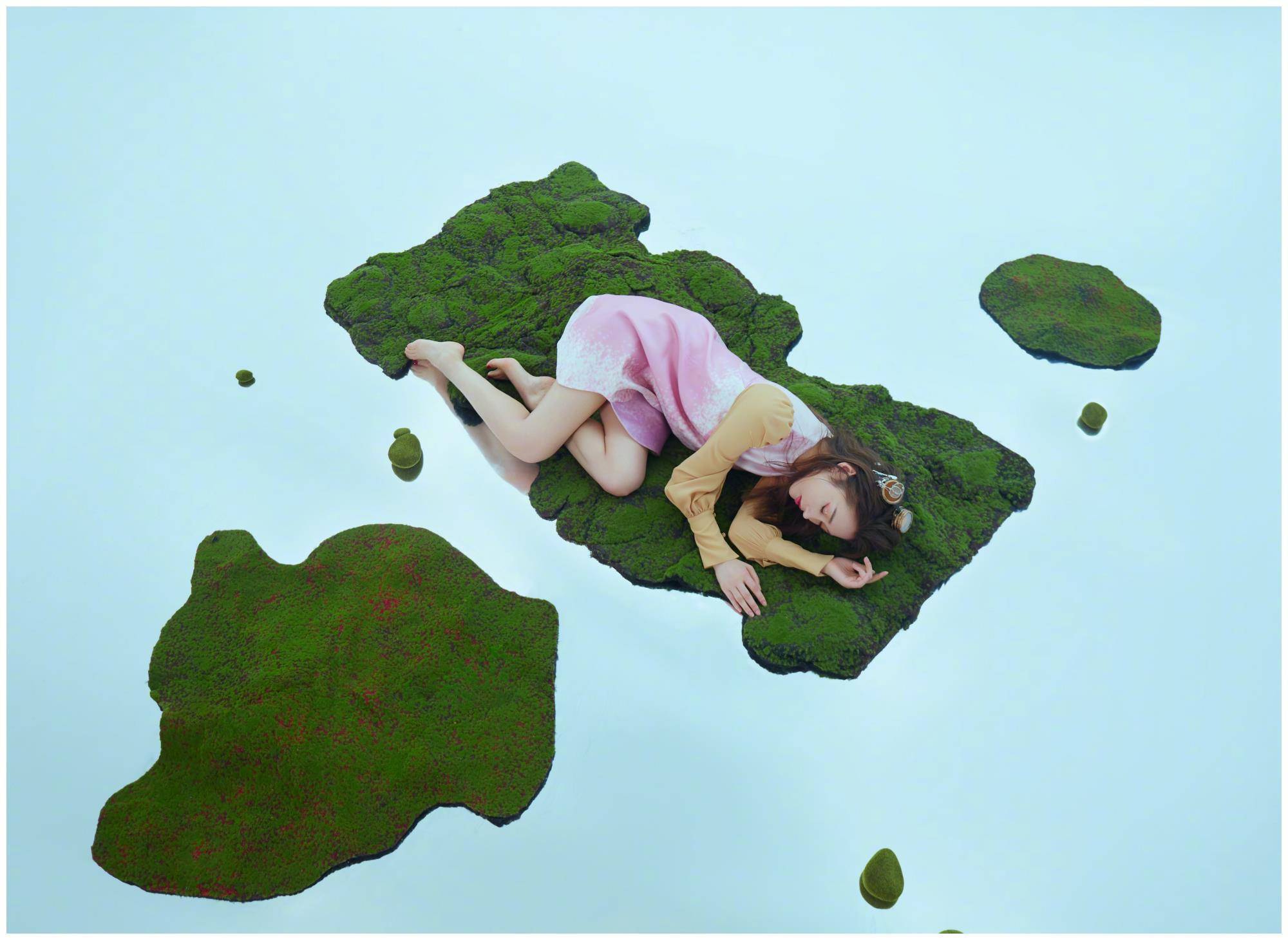 28岁"师姐"宣璐,罕见光脚出镜,穿粉色短裙大秀长腿!_绿洲_感觉_整体