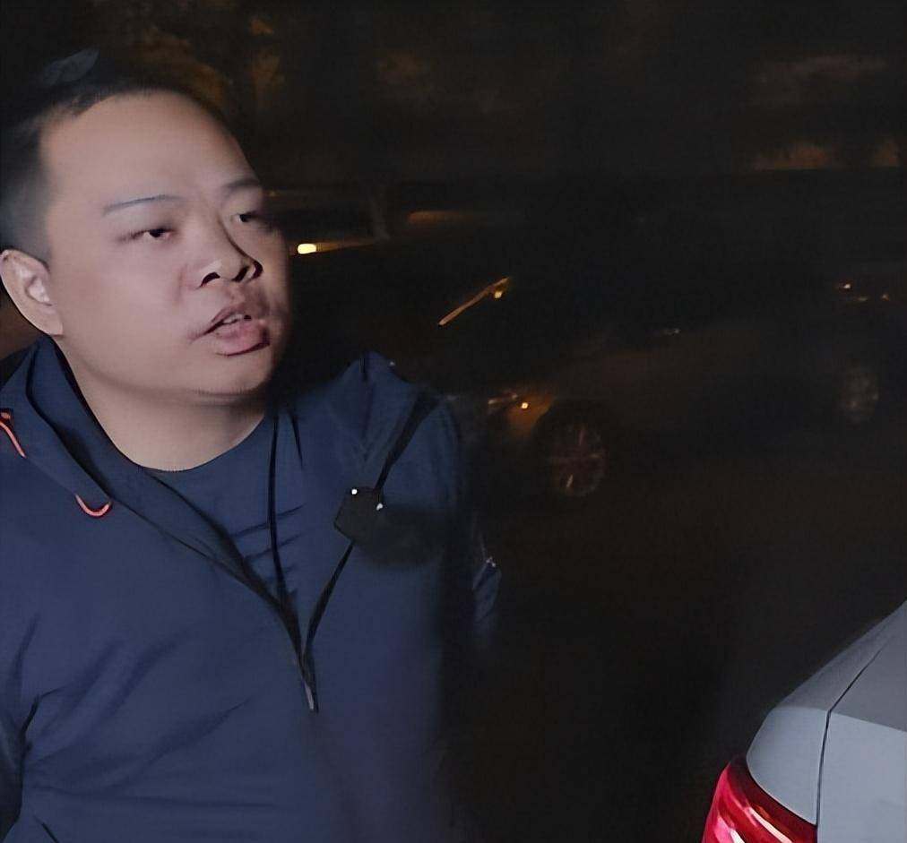 车莎莎在周阳春赶到她租住的天一美庭后才开始搬东