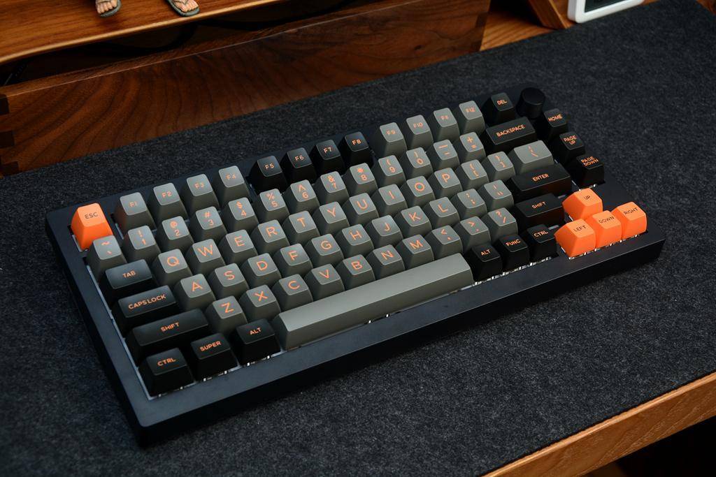 人生第一把客制化键盘就是它了,贱驴A3落日橙客制化套件体验