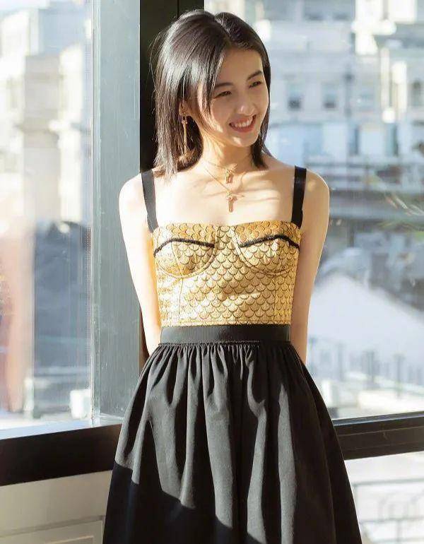 中国00后太强 赵今麦,张子枫,14岁横扫影坛文淇_限量_妹妹_金色